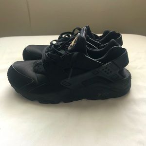 Black Nike’s Men Huarache